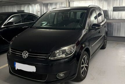 VW Touran 235.000 km 5.000 &euro; Böblingen 71032