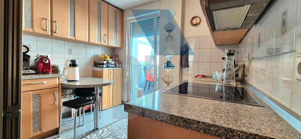 Mehrfamilienhaus, Wohnhaus Stuttgart Zuffenhausen - 8 Zimmer, 185 m&sup2;, 3.399&euro; | Angebot:23740226