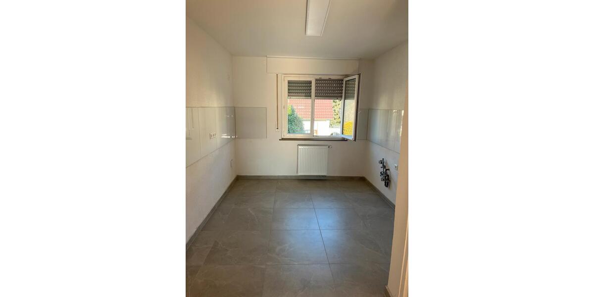 Etagenwohnung Baltmannsweiler - 4 Zimmer, 87 m&sup2;, 1.200&euro; | Angebot:25902091