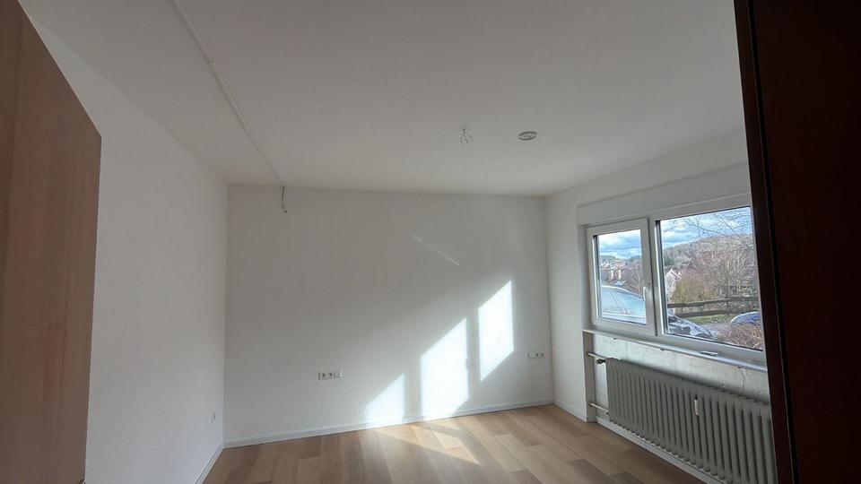 Erdgeschoßwohnung Grafenau - 3 Zimmer, 73 m&sup2;, 1.100&euro; | Angebot:25182471