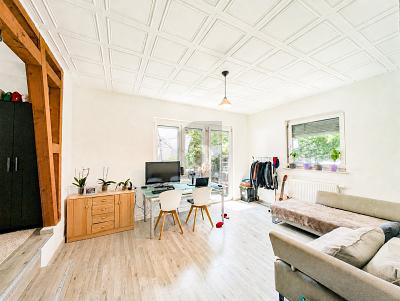 RENDITE MIT PERSPEKTIVE UND ANBAUPOTENZIAL - Mehrfamilienhaus, Wohnhaus Stuttgart Zuffenhausen | Angebot:27223204