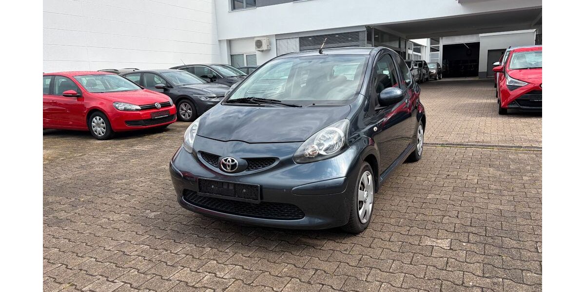 Toyota Aygo (X) 136.436 km 2.995 &euro; Stuttgart 70597