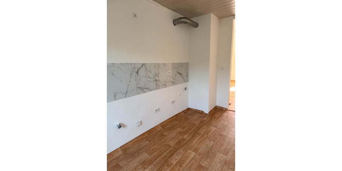 Dachgeschoßwohnung Backnang - 3 Zimmer, 73 m&sup2;, 950&euro; | Angebot:27577616