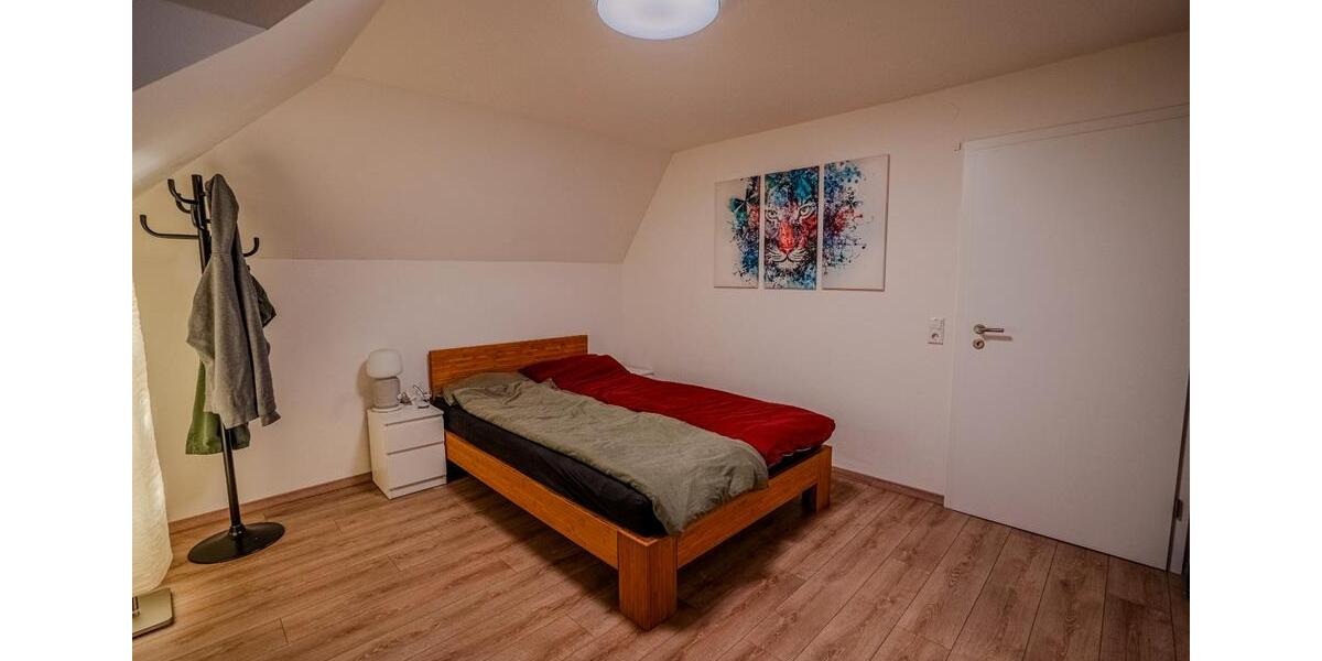 Dachgeschoßwohnung Brackenheim - 3 Zimmer, 80 m&sup2;, 310.000&euro; | Angebot:26241457