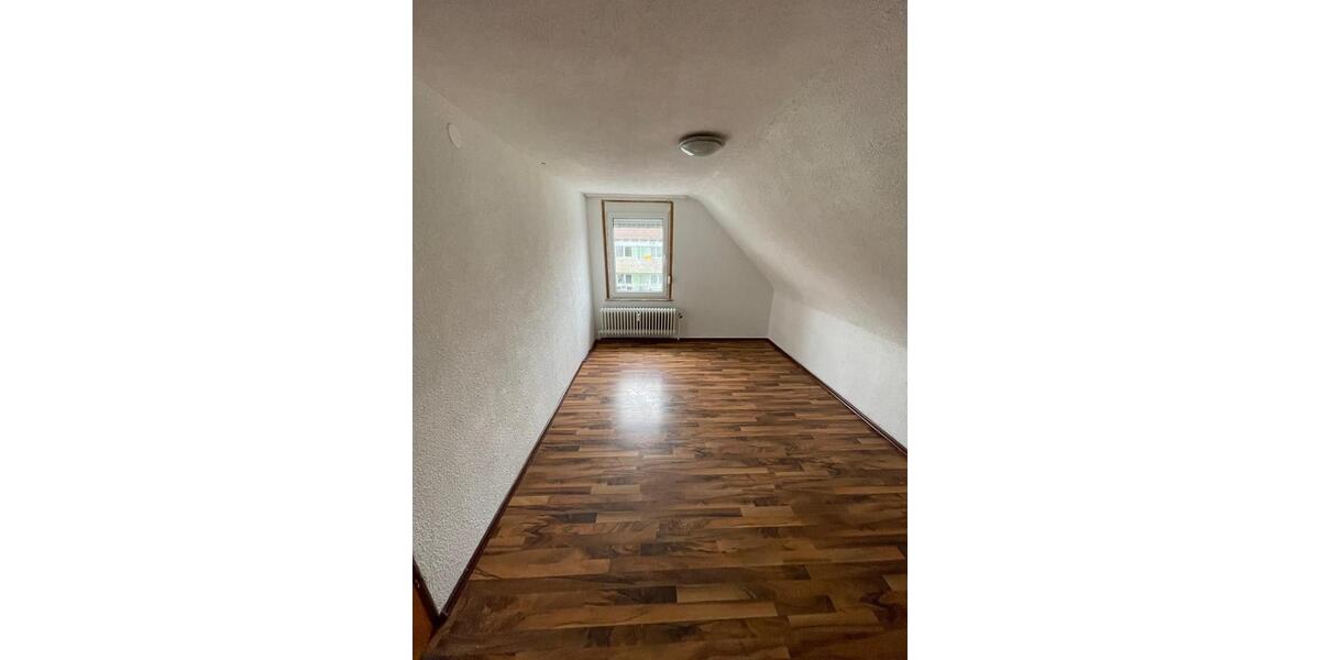 Dachgeschoßwohnung Weinsberg - 3 Zimmer, 70 m&sup2;, 850&euro; | Angebot:25394832