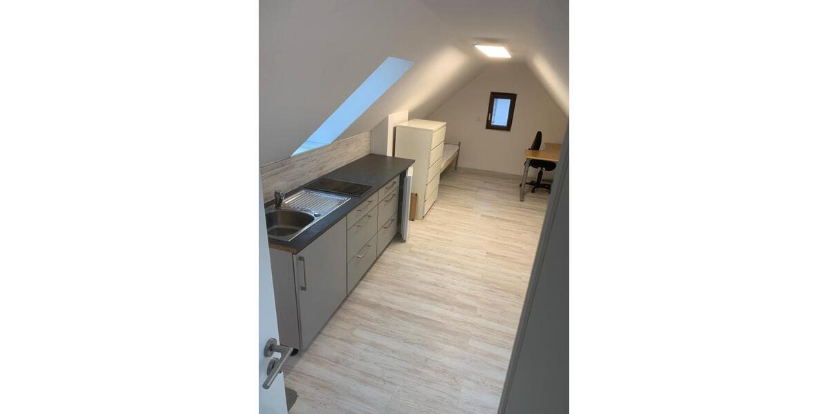 Dachgeschoßwohnung Kornwestheim - 1 Zimmer, 18 m&sup2;, 600&euro; | Angebot:24193838