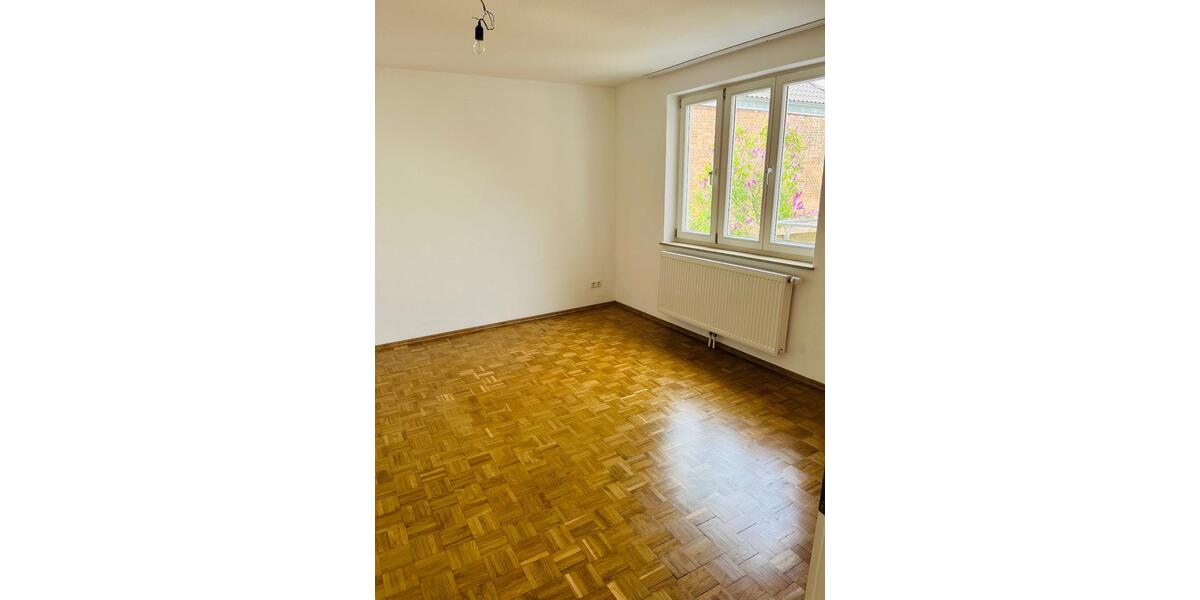 Maisonettenwohnung Stuttgart Luginsland - 3.5 Zimmer, 107 m&sup2;, 1.350&euro; | Angebot:25965671