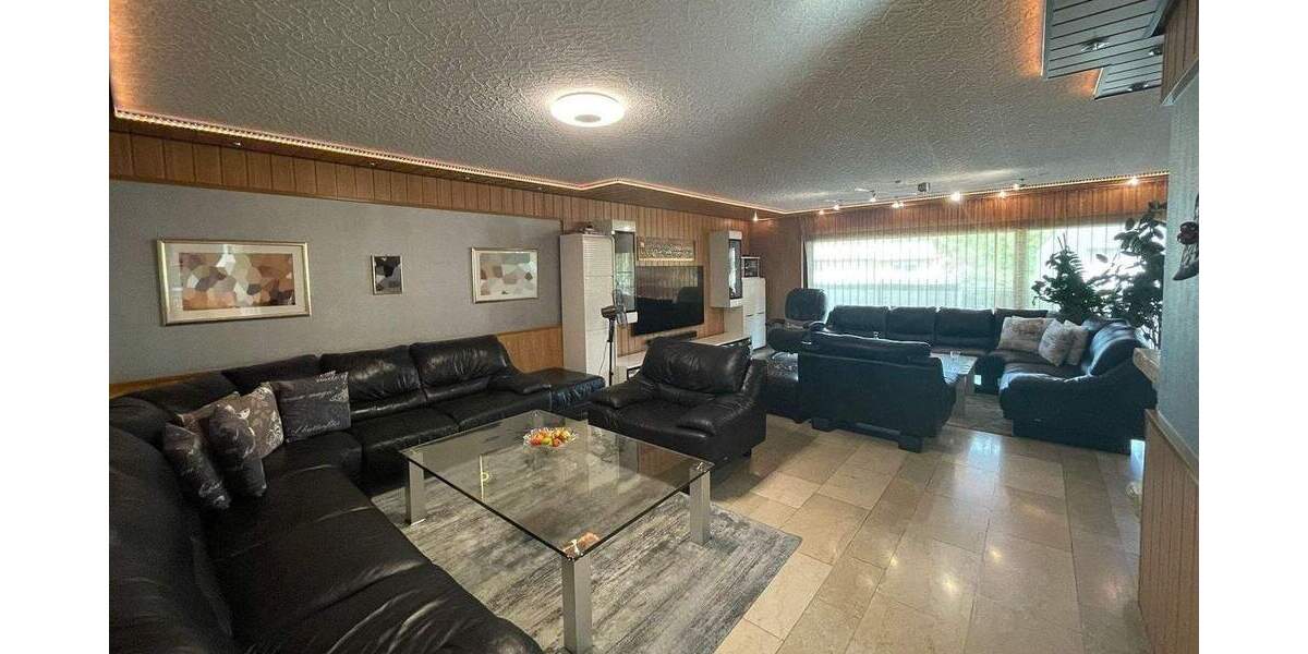 Einfamilienhaus Stuttgart Zuffenhausen - 5 Zimmer, 227 m&sup2;, 999.000&euro; | Angebot:25662341