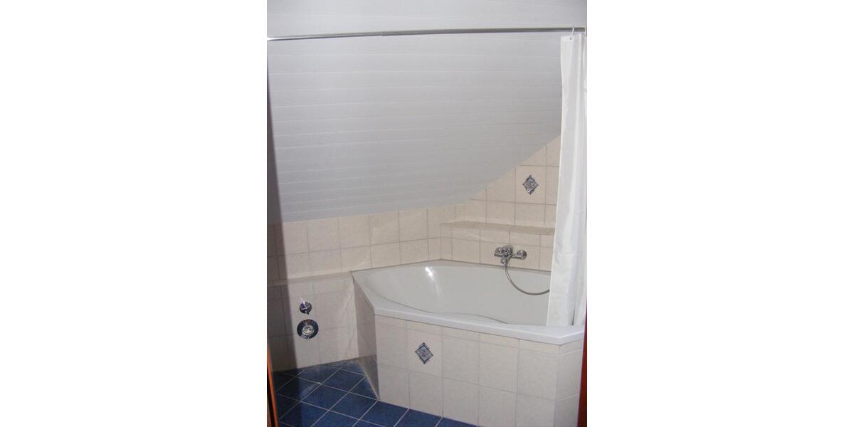 Dachgeschoßwohnung Mühlacker - 3 Zimmer, 72 m&sup2;, 770&euro; | Angebot:27576118