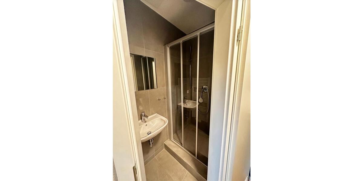 Etagenwohnung Stuttgart Neuwirtshaus - 2 Zimmer, 65 m&sup2;, 1.200&euro; | Angebot:25994990