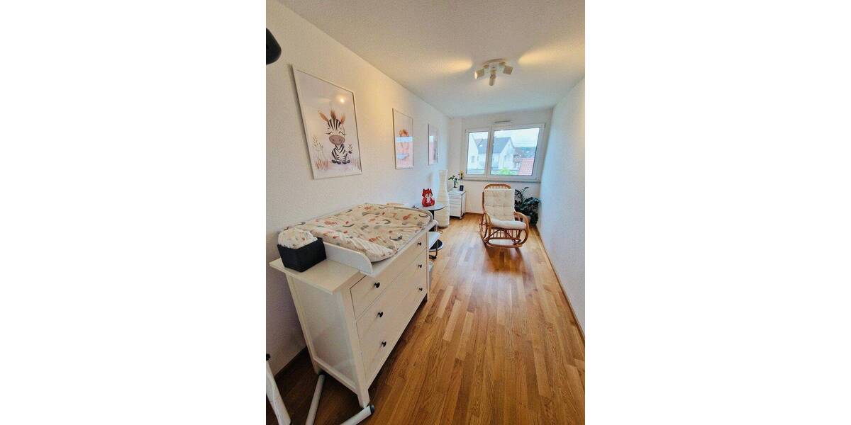 Etagenwohnung Wolfschlugen - 4 Zimmer, 91 m&sup2;, 1.430&euro; | Angebot:26879407