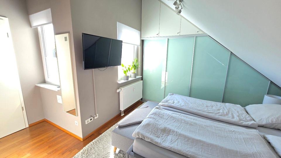 Dachgeschoßwohnung Stuttgart Degerloch - 3.5 Zimmer, 87 m&sup2;, 1.776&euro; | Angebot:27545198