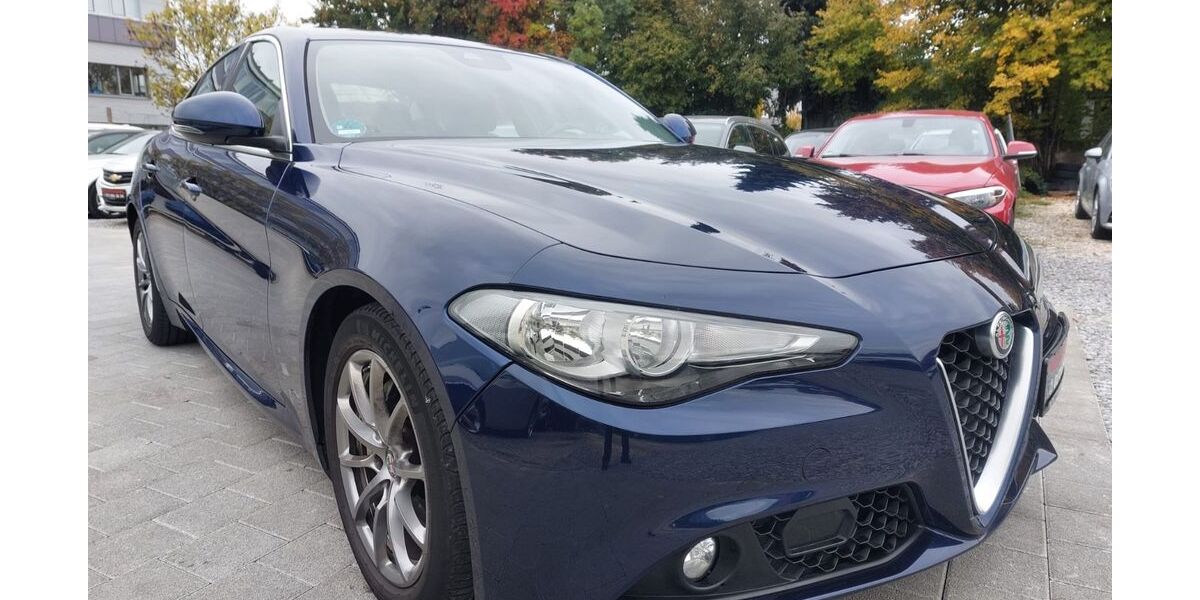 Alfa Romeo Giulia 203.495 km 11.999 &euro; Fellbach 70736