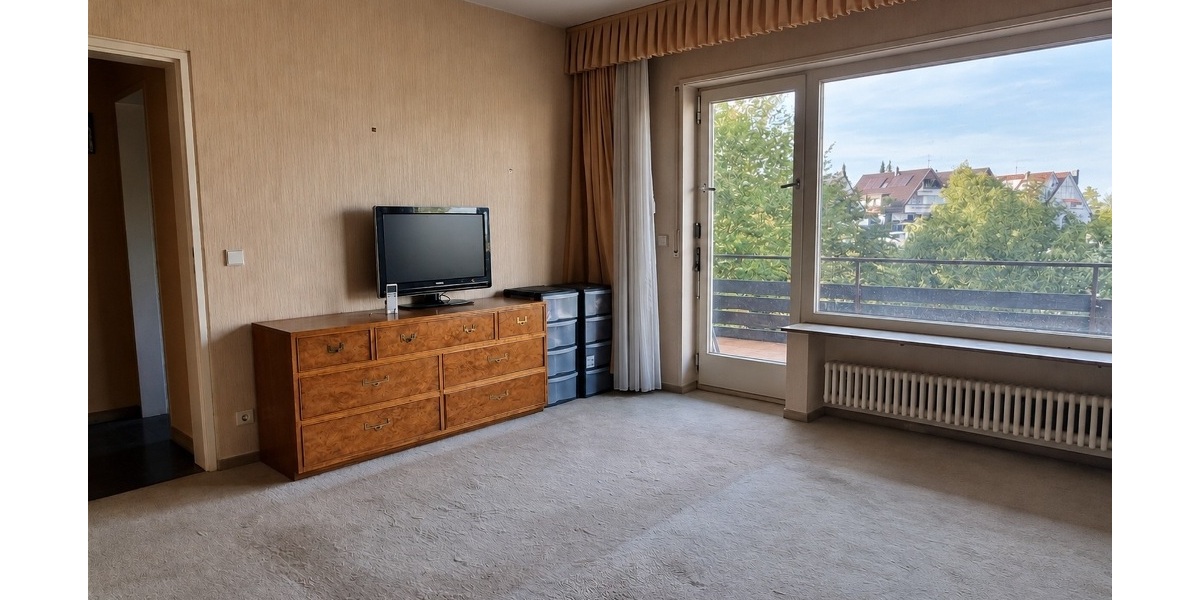 Familienfreundliches Einfamilienhaus mit Einliegerwohnung in attraktiver Aussichtslage von Leonberg - Einliegerwohnung Leonberg Leonberg | Angebot:27550187