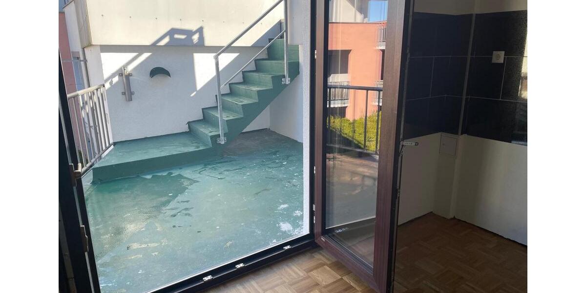 Etagenwohnung Böblingen - 2 Zimmer, 91 m&sup2;, 1.200&euro; | Angebot:25329938