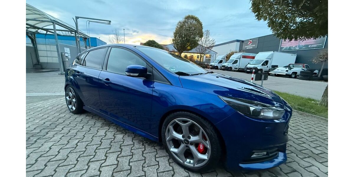 Ford Focus 75.500 km 18.399 &euro; Gerlingen 70839
