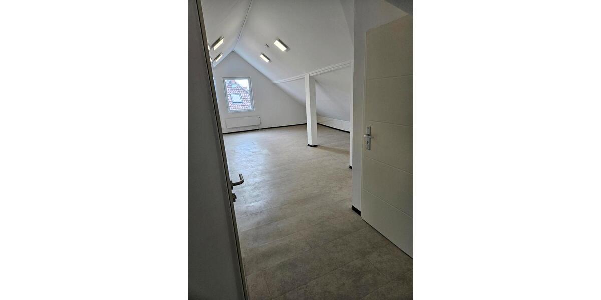 Dachgeschoßwohnung Stuttgart Neuwirtshaus - 2 Zimmer, 84 m&sup2;, 636&euro; | Angebot:25967867