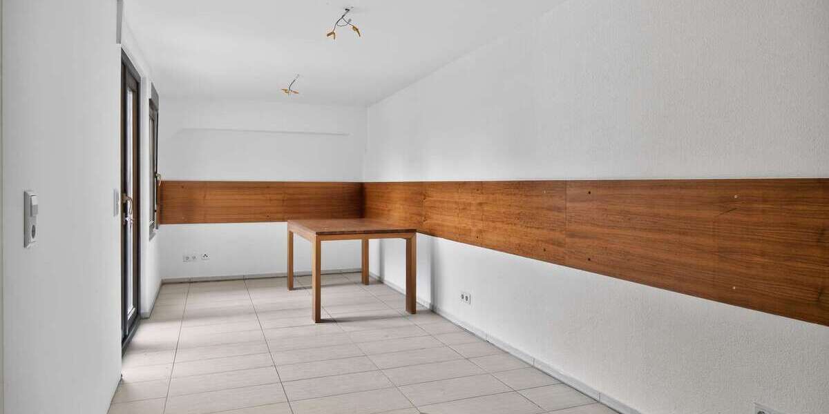 Freistehendes 3-Familienhaus in Stuttgart-Zuffenhausen - Mehrfamilienhaus, Wohnhaus Stuttgart Zuffenhausen | Angebot:25201617