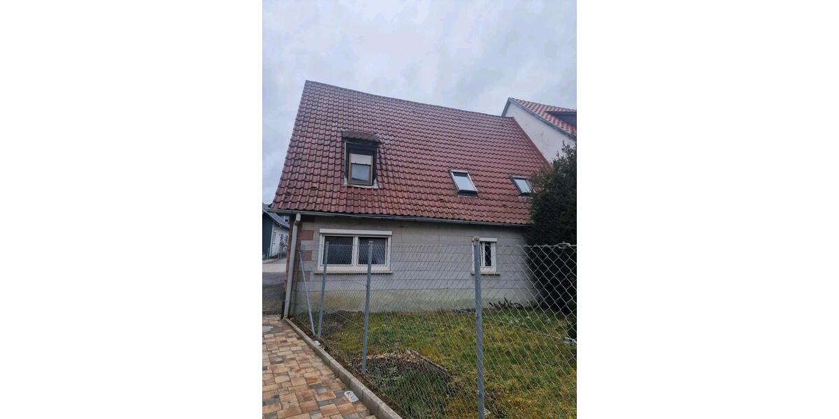 Einfamilienhaus Friolzheim - 5 Zimmer, 150 m&sup2;, 130.000&euro; | Angebot:25224290