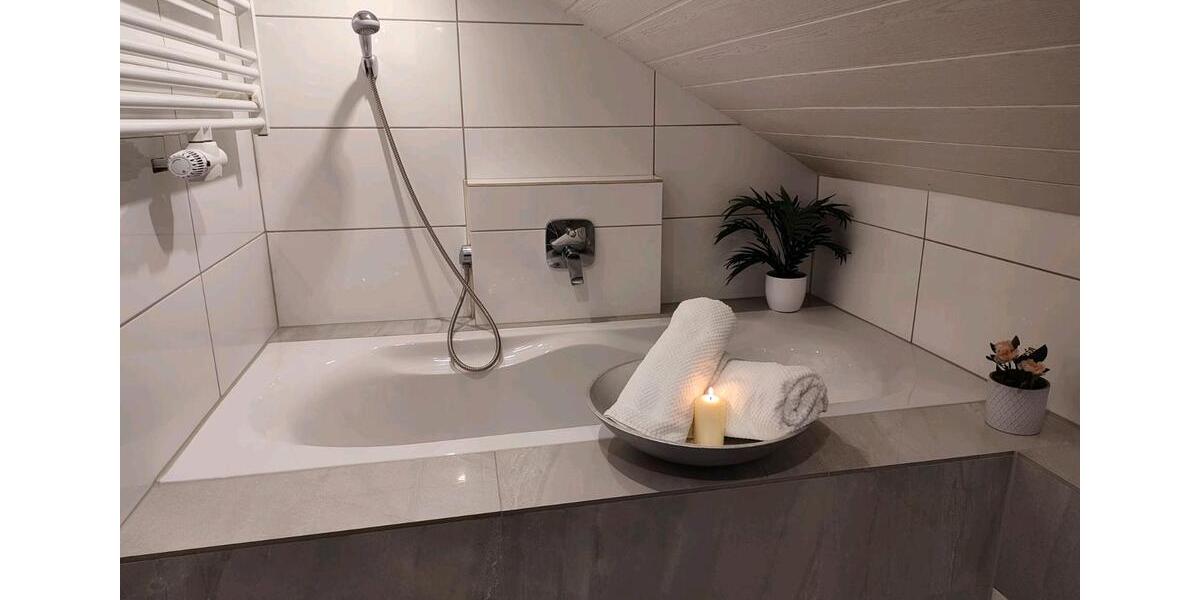 Dachgeschoßwohnung Schwieberdingen - 2.5 Zimmer, 55 m&sup2;, 1.150&euro; | Angebot:25660054