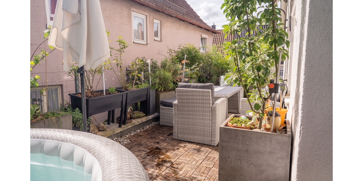 3,5 Zimmer mit großer Eckterrasse & Kamin im 3-Familienhaus - 3.5 Remshalden | Angebot:27190563