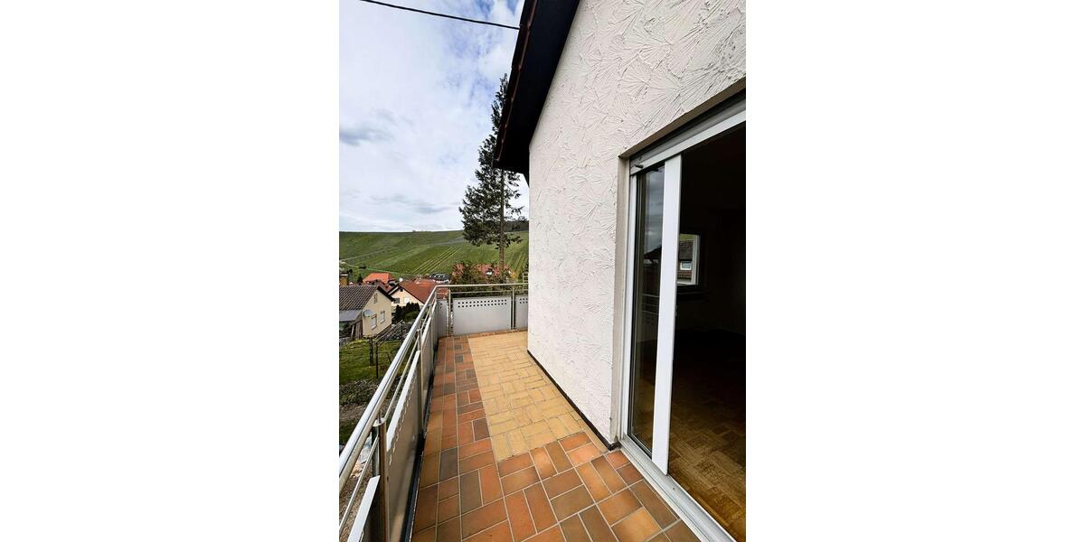 Etagenwohnung Weinstadt - 3.5 Zimmer, 112 m&sup2;, 1.450&euro; | Angebot:26182206