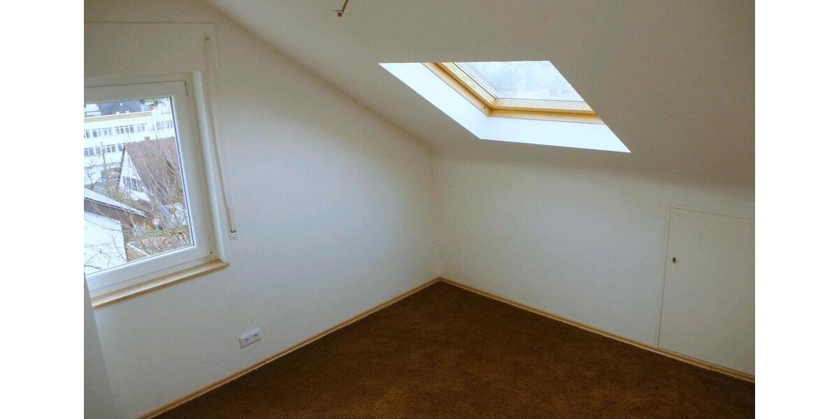 Dachgeschoßwohnung Backnang - 3 Zimmer, 68 m&sup2;, 259.000&euro; | Angebot:26032036