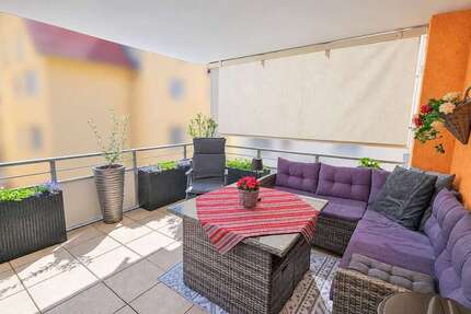 Großzügige 4,5 Zimmer-Wohnung mit großer überdachter Loggia, Aufzug und Tiefgarage in Plochingen - Wohnung Plochingen | Angebot:27532372