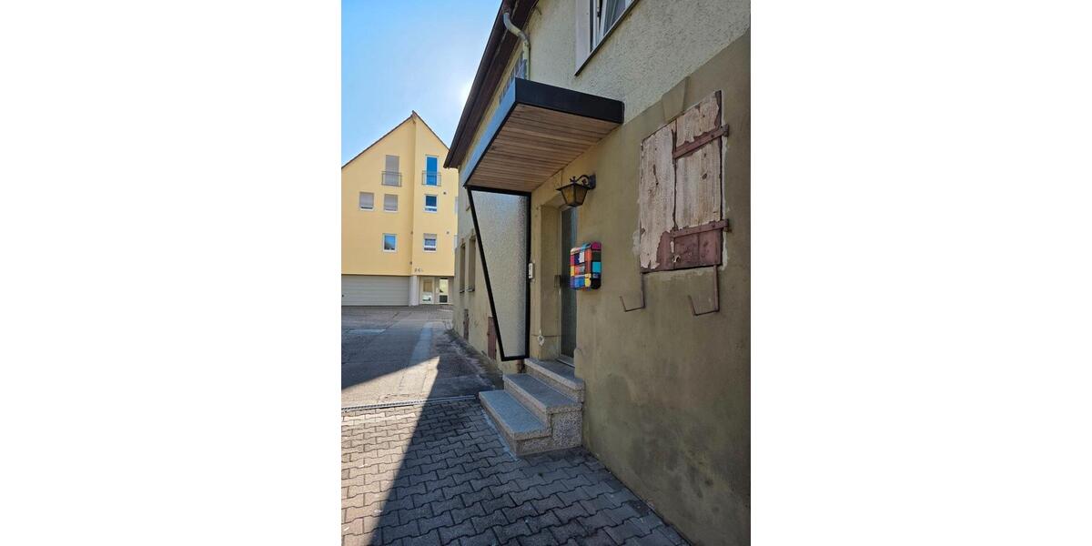 Doppelhaushälfte Lauffen am Neckar - 5 Zimmer, 160 m&sup2;, 240.000&euro; | Angebot:26889762