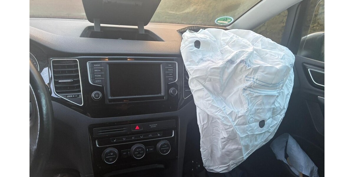 VW Golf Sportsvan 66.481 km 9.100 &euro; Stuttgart 70173