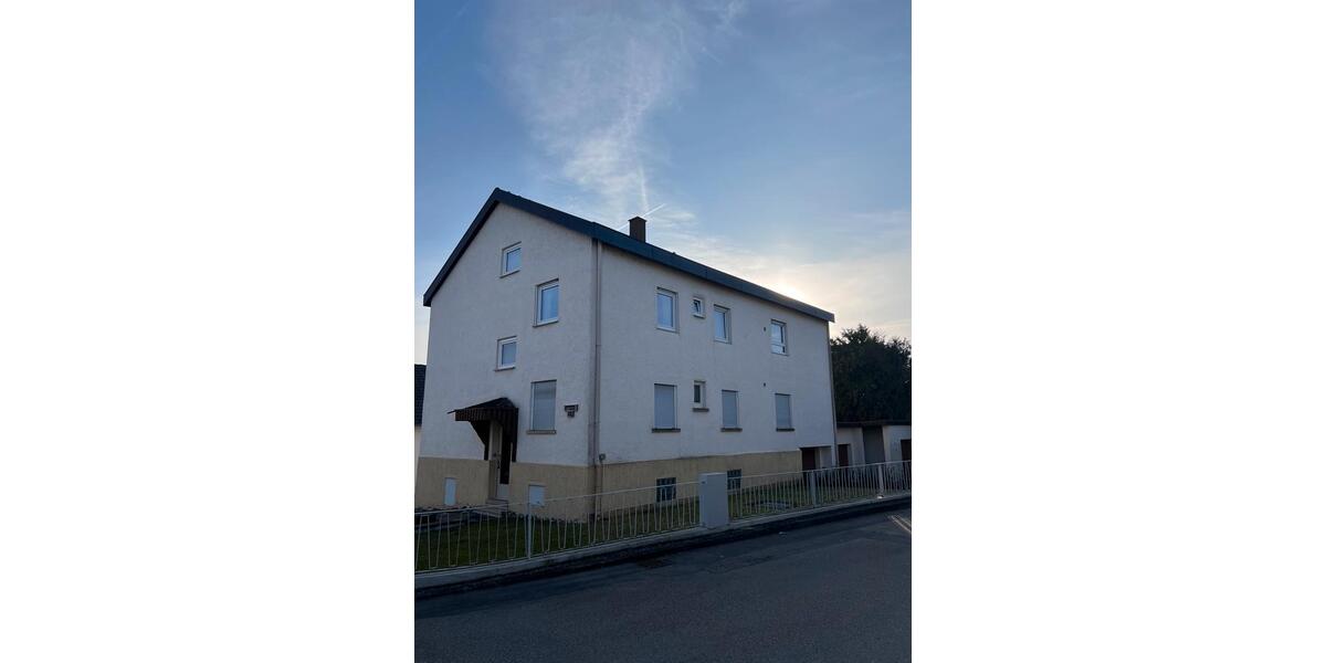 Mehrfamilienhaus, Wohnhaus Sachsenheim - 10 Zimmer, 210 m&sup2;, 699.000&euro; | Angebot:25168235