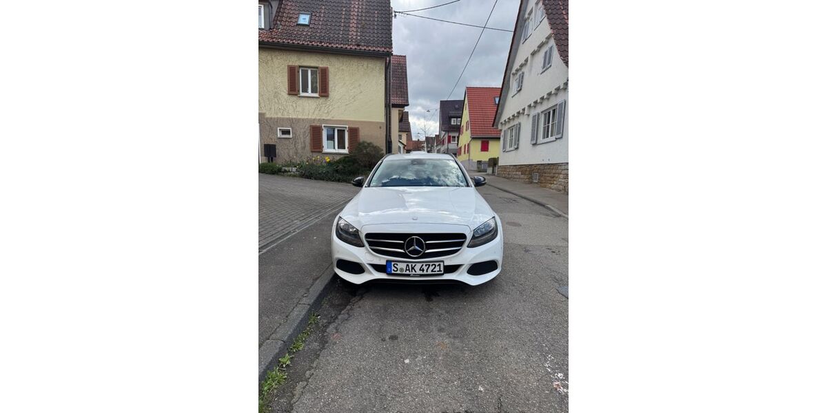 Mercedes-Benz C 180 215.000 km 11.900 &euro; Stuttgart 70599
