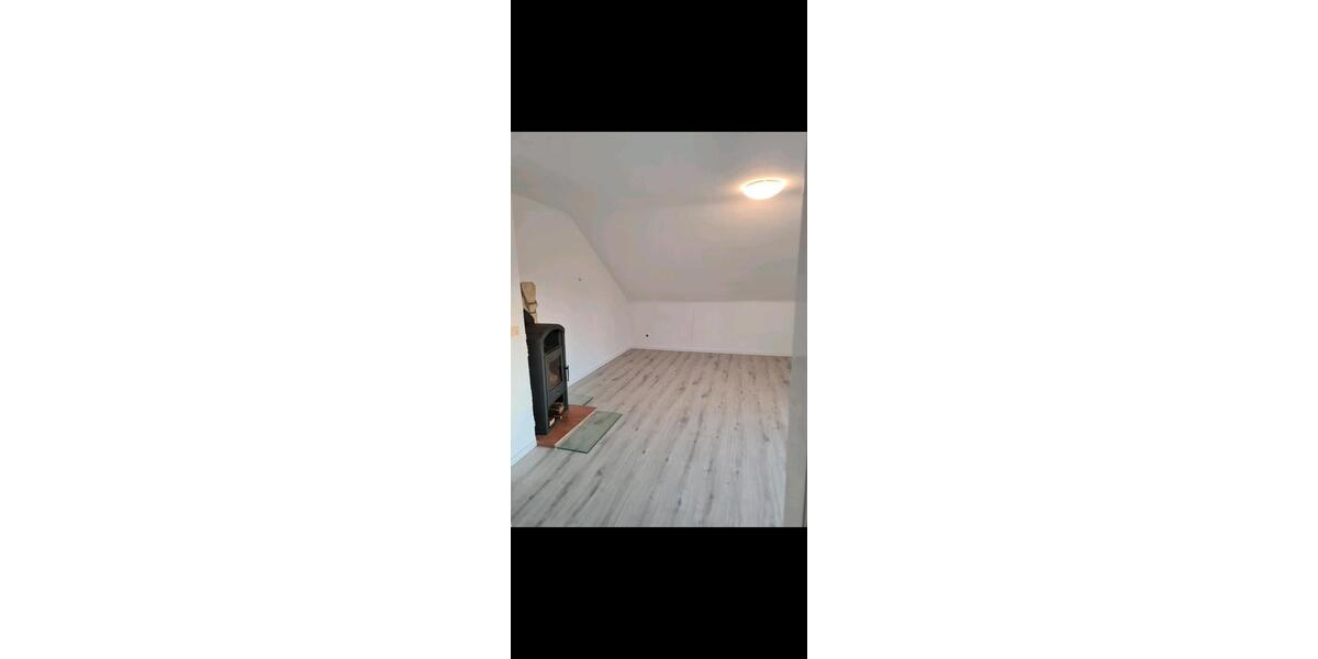 Dachgeschoßwohnung Asperg - 3 Zimmer, 75 m&sup2;, 1.100&euro; | Angebot:27544679
