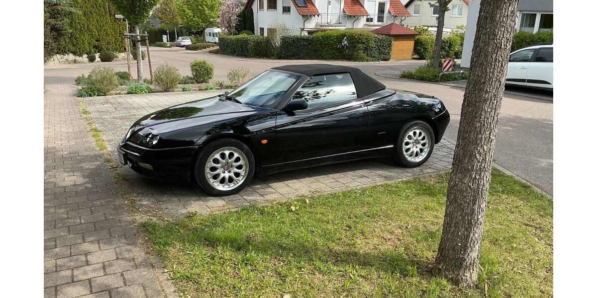 Alfa Romeo Spider 122.600 km 11.500 &euro; Leingarten 74211