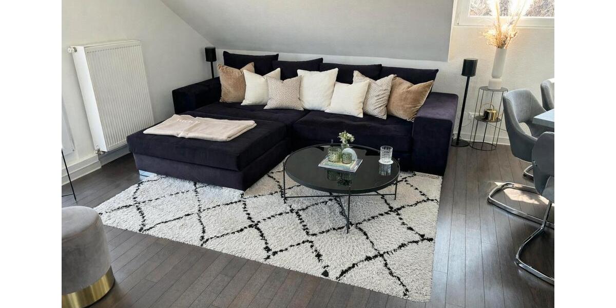 Dachgeschoßwohnung Stuttgart Feuerbach - 2.5 Zimmer, 62 m&sup2;, 334.000&euro; | Angebot:26000156