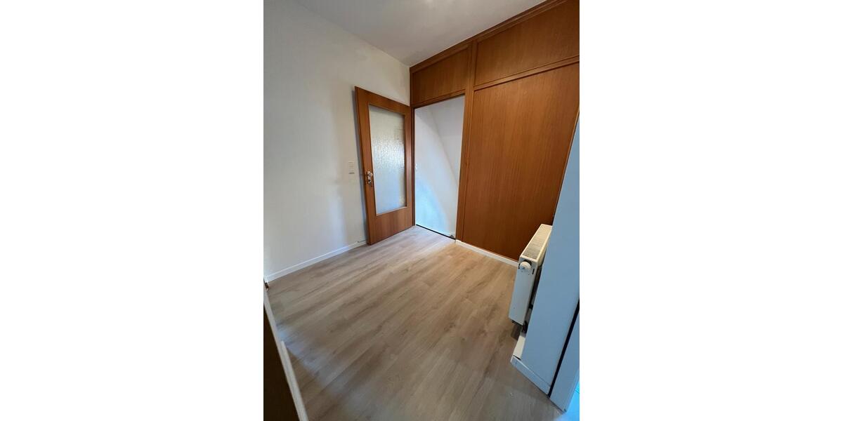 Dachgeschoßwohnung Stuttgart Zuffenhausen - 2 Zimmer, 50 m&sup2;, 900&euro; | Angebot:25312597
