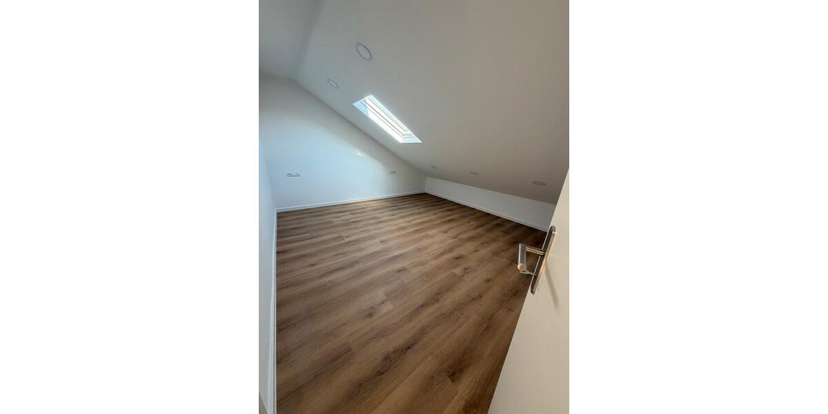 Dachgeschoßwohnung Böblingen - 2 Zimmer, 63 m&sup2;, 1.150&euro; | Angebot:27564679
