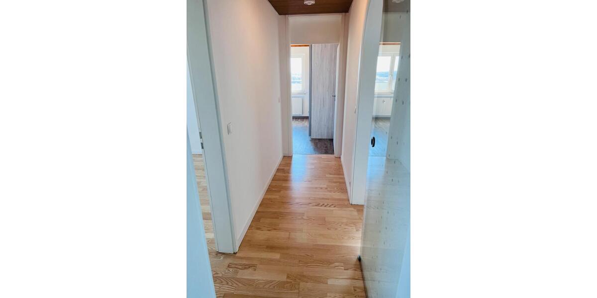 Etagenwohnung Schönaich - 3.5 Zimmer, 95 m&sup2;, 1.470&euro; | Angebot:26415175
