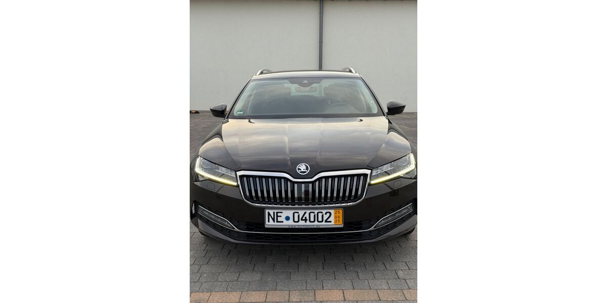 Skoda Superb 142.000 km 20.500 &euro; Stuttgart 70180
