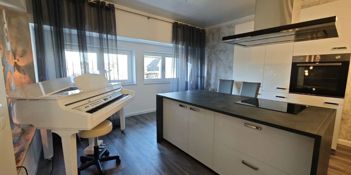 Starke Kapitalanlage - 5-Familienhaus mit Ausbaupotential - Mehrfamilienhaus, Wohnhaus Tiefenbronn | Angebot:24568753