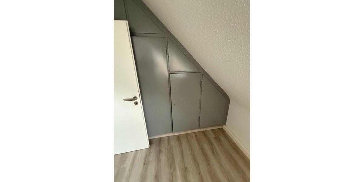Dachgeschoßwohnung Löchgau - 4 Zimmer, 75 m&sup2;, 950&euro; | Angebot:27542674