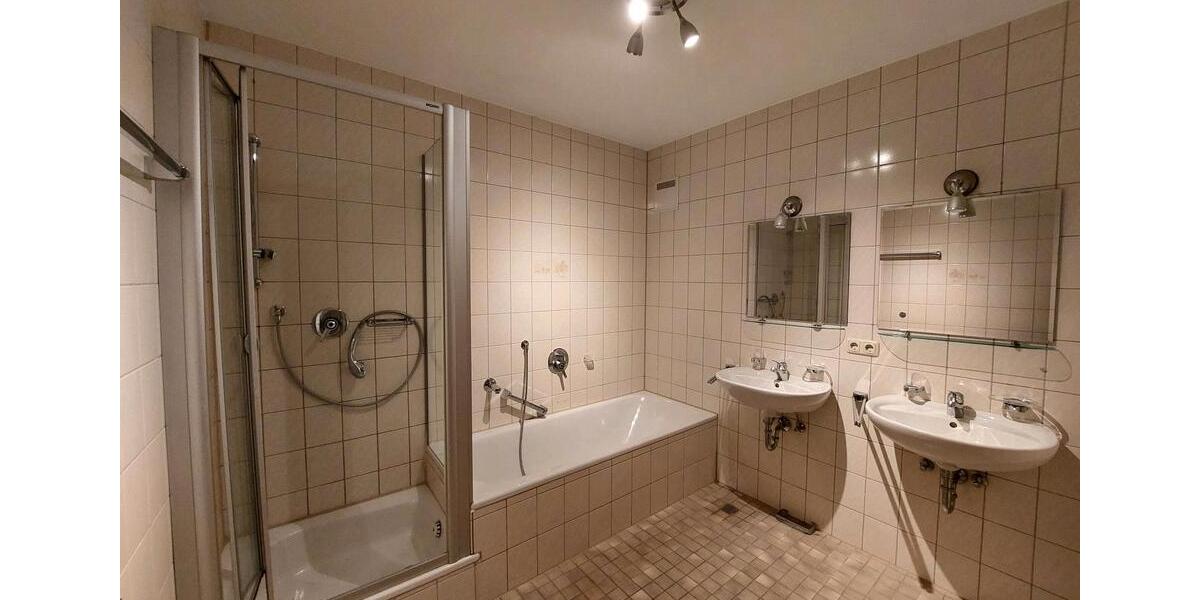 Erdgeschoßwohnung Marbach am Neckar - 4 Zimmer, 121 m&sup2;, 1.290&euro; | Angebot:26385529
