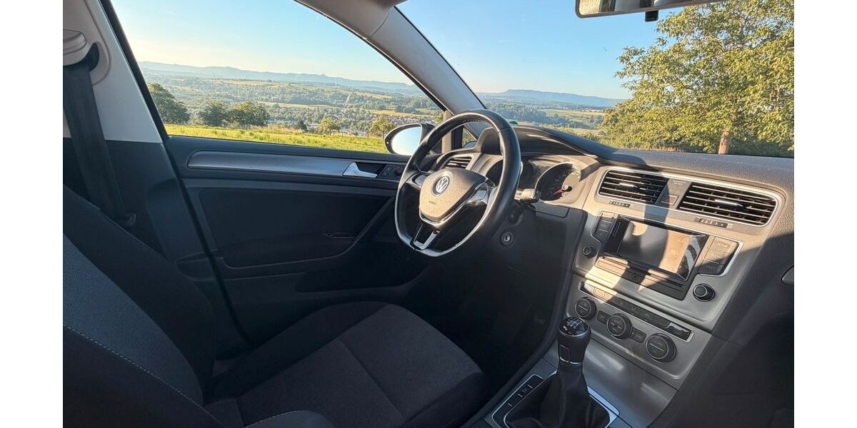VW Golf 107.000 km 8.200 &euro; Filderstadt 70794