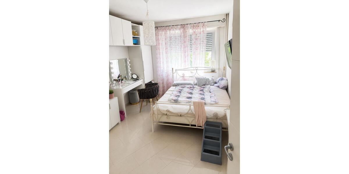 Erdgeschoßwohnung Esslingen am Neckar Hegensberg - 4 Zimmer, 86 m&sup2;, 450.000&euro; | Angebot:27189609