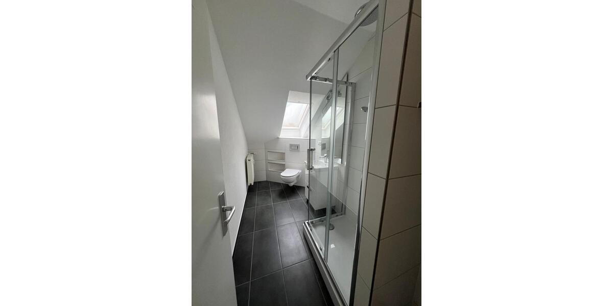 Dachgeschoßwohnung Heilbronn - 4 Zimmer, 90 m&sup2;, 1.090&euro; | Angebot:25987915