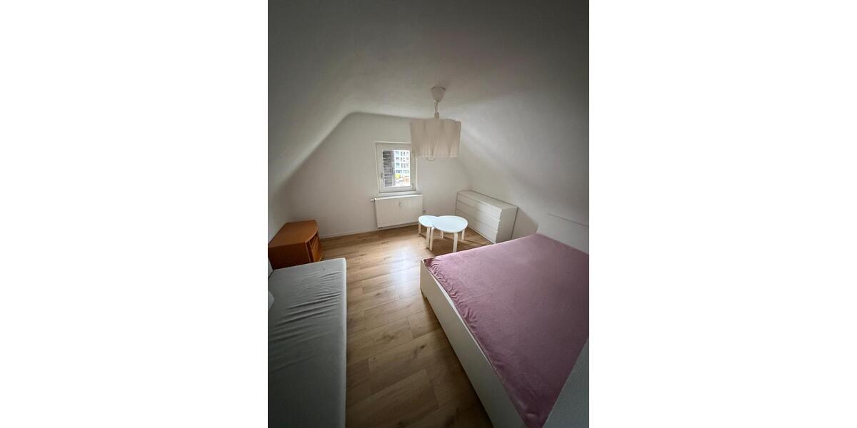 Dachgeschoßwohnung Weil der Stadt - 1 Zimmer, 35 m&sup2;, 700&euro; | Angebot:25576462