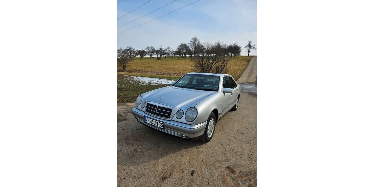 Mercedes-Benz E 230 165.000 km 2.250 &euro; Leutenbach 71397