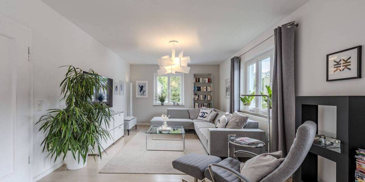 Mehrfamilienhaus, Wohnhaus Stuttgart / Botnang Botnang - 8 Zimmer, 243 m&sup2;, 1.590.000&euro; | Angebot:26930186