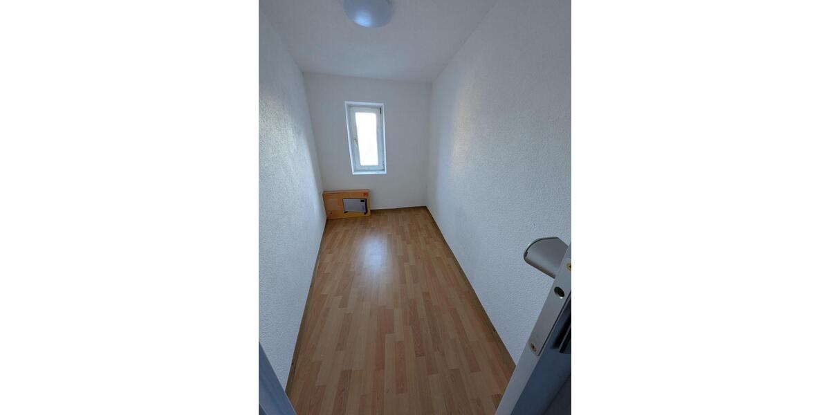 Dachgeschoßwohnung Schwaigern - 3 Zimmer, 90 m&sup2;, 550&euro; | Angebot:25510466