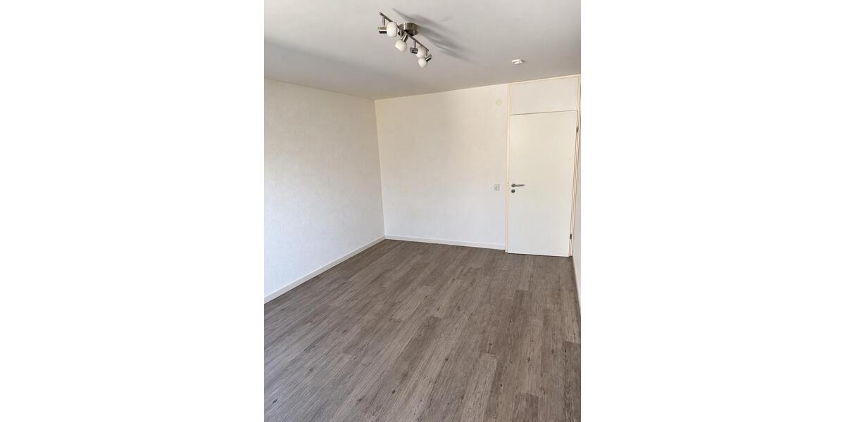 Etagenwohnung Asperg - 2.5 Zimmer, 67 m&sup2;, 900&euro; | Angebot:27574756